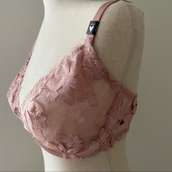 Victoria’s Secret Unlined Floral Embroider… - Picture 3 of 8